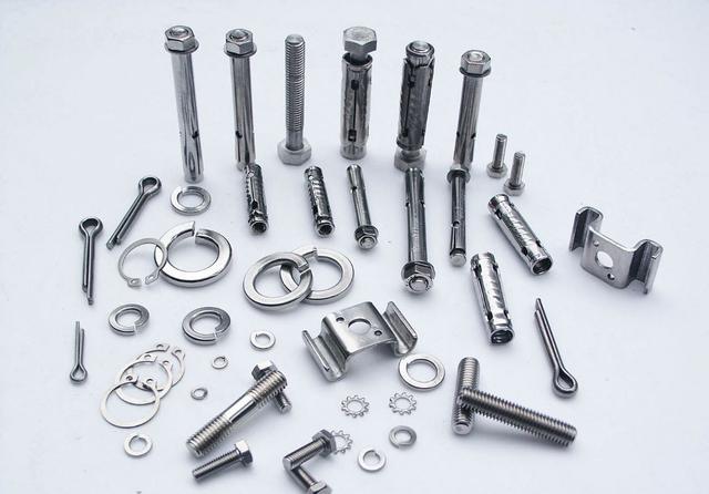 常規(guī)款標(biāo)準(zhǔn)件（緊固件）的分類：螺栓、螺母、螺柱